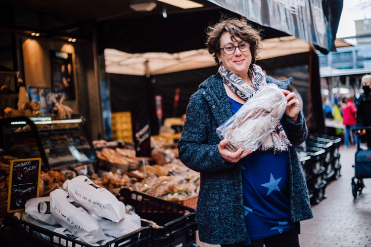 Stoepje bakker Marielle - Odile Spiegelenburg .png