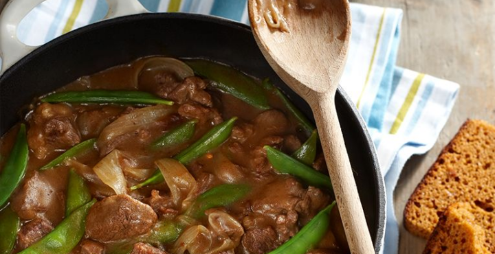 Runderstoof met sugar snaps en ontbijtkoek