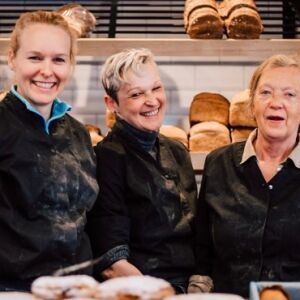 Stoepje bakker Mariëlle Huijgen & haar klanten