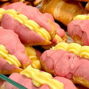 NIEUW! Roze, romig en zoet: de Roze Roomcroissant