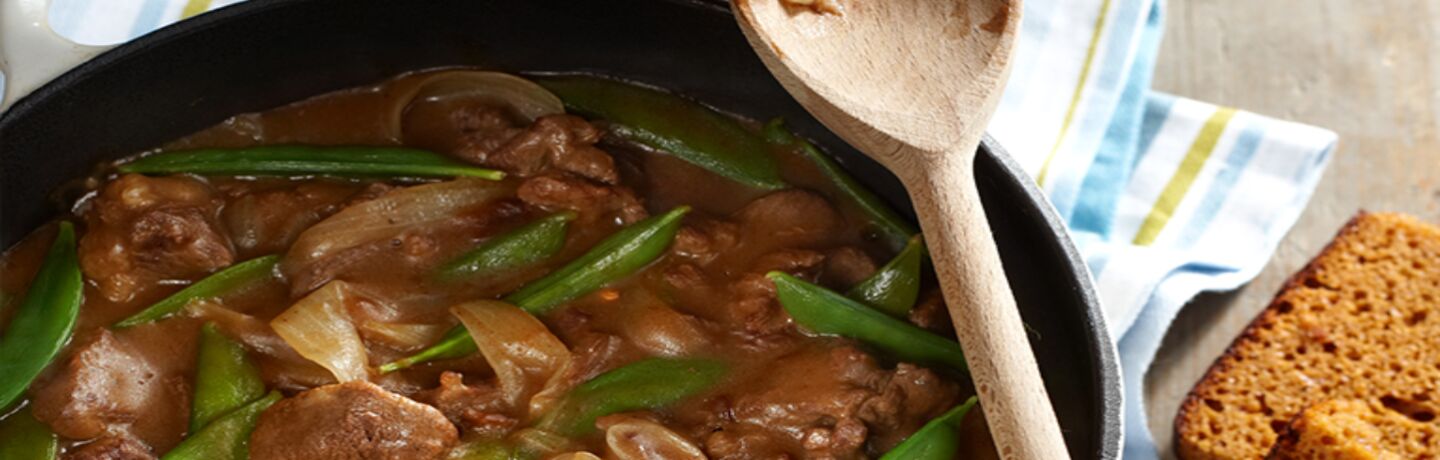 Runderstoof met sugar snaps en ontbijtkoek