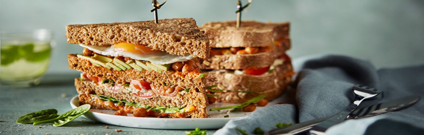 Hartige shakshuka broodsandwich