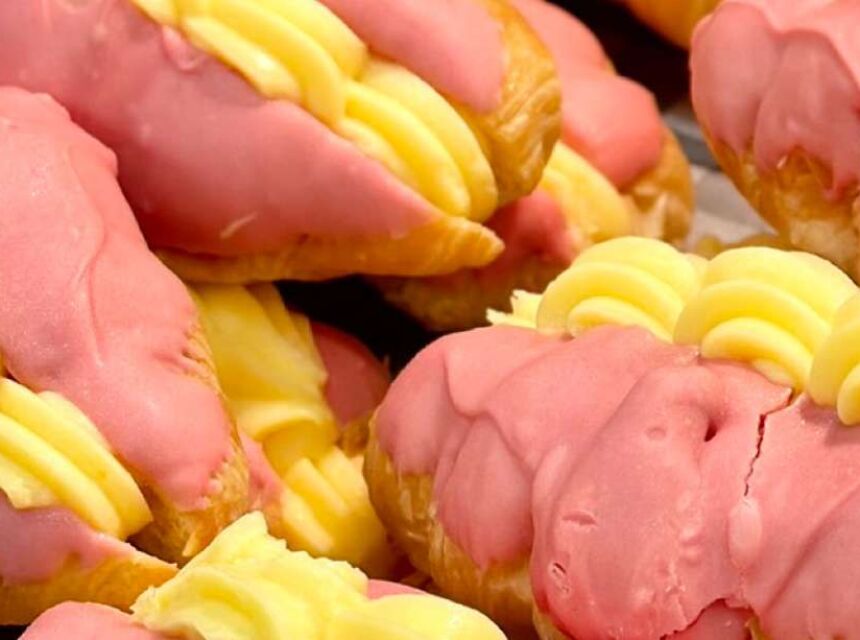 NIEUW! Roze, romig en zoet: de Roze Roomcroissant